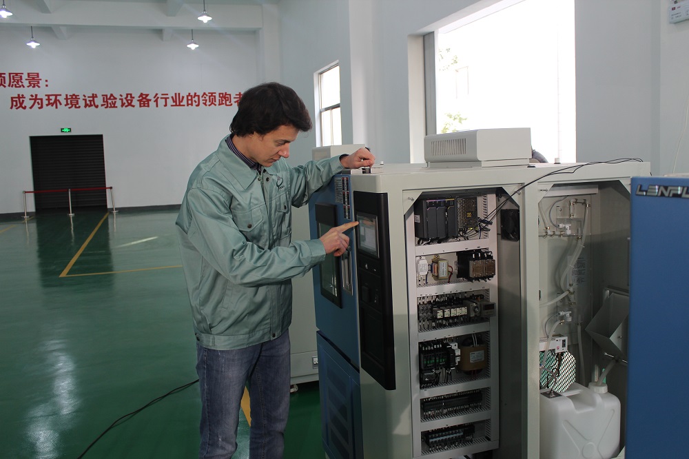 恒溫恒濕實(shí)驗(yàn)機(jī)箱體結(jié)構(gòu) 恒溫恒濕實(shí)驗(yàn)機(jī)箱體結(jié)構(gòu)